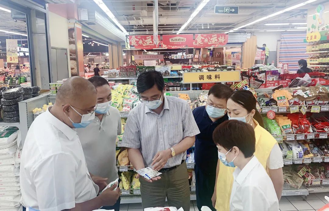 蘇鹽集團黨委書記、董事長章朝陽赴南京鹽業(yè)公司 連云港鹽業(yè)公司調研 蘇鹽集團黨委書記、董事長章朝陽赴南京鹽業(yè)公司 連云港鹽業(yè)公司調研