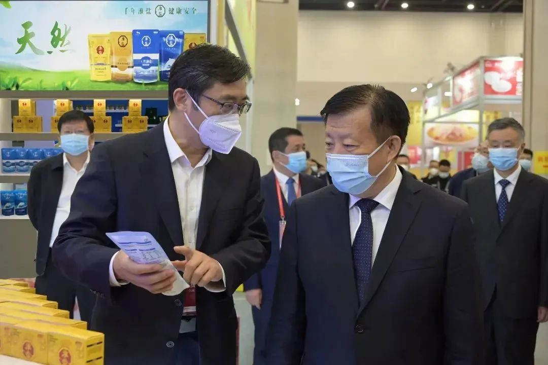 “淮鹽”精彩亮相第五屆中國(淮安)國際食品博覽會暨首屆金秋經(jīng)貿(mào)洽談會 “淮鹽”精彩亮相第五屆中國(淮安)國際食品博覽會暨首屆金秋經(jīng)貿(mào)洽談會